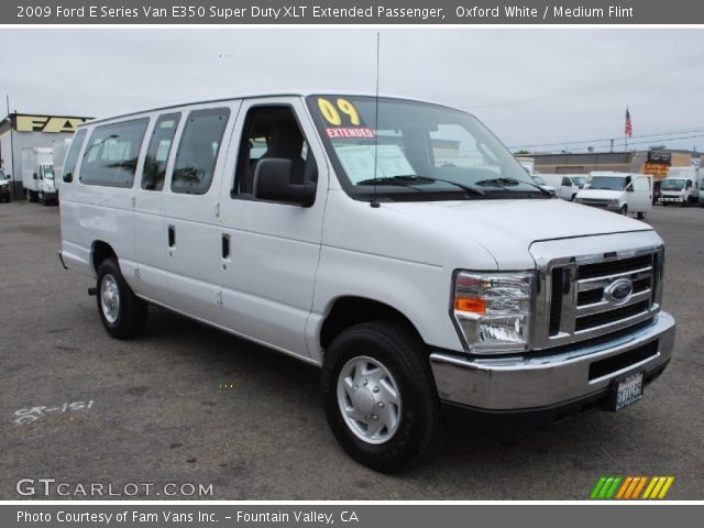 2009 Ford E Series Van E350 Super Duty XLT Extended Passenger in Oxford White