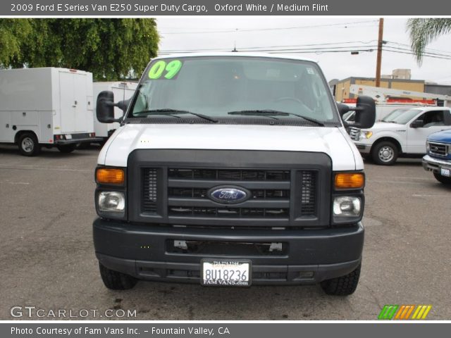 2009 Ford E Series Van E250 Super Duty Cargo in Oxford White