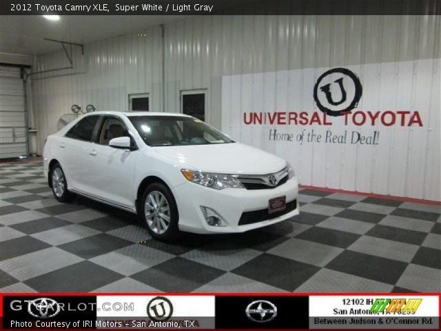 2012 Toyota Camry XLE in Super White