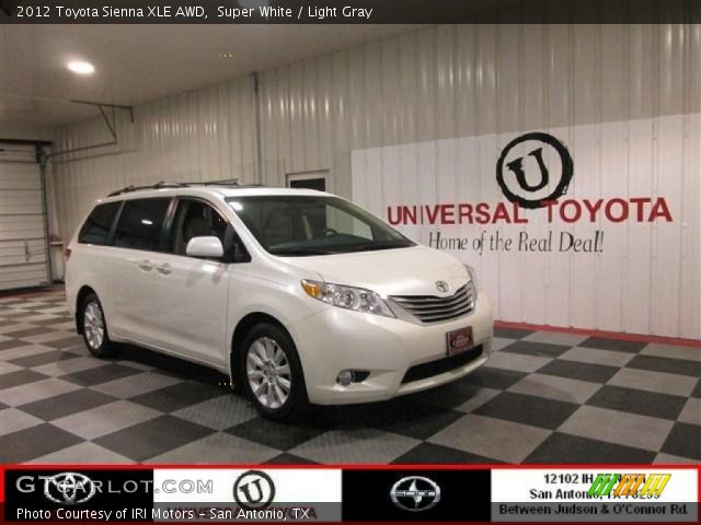 2012 Toyota Sienna XLE AWD in Super White