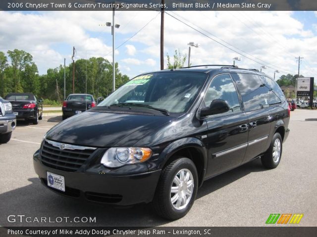 2006 Chrysler Town & Country Touring Signature Series in Brilliant Black