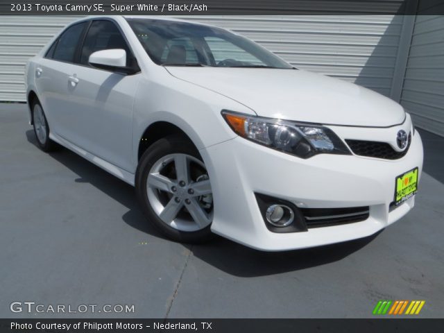 2013 Toyota Camry SE in Super White