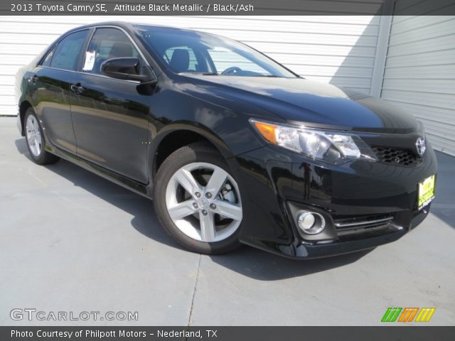 2013 Toyota Camry SE in Attitude Black Metallic