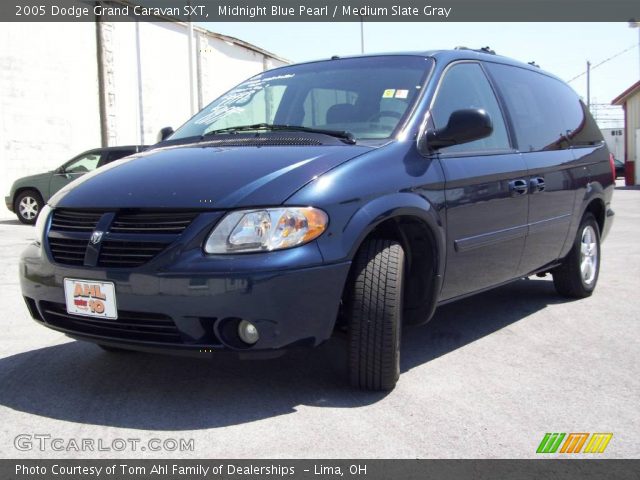 2005 Dodge Grand Caravan SXT in Midnight Blue Pearl