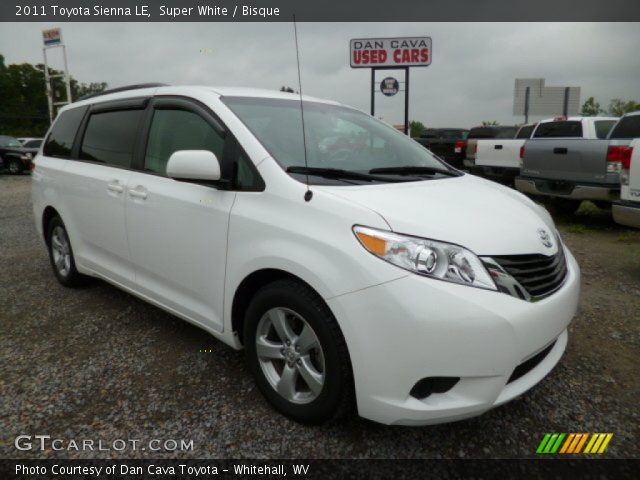 2011 Toyota Sienna LE in Super White