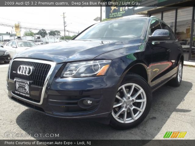 2009 Audi Q5 3.2 Premium quattro in Deep Sea Blue Pearl Effect