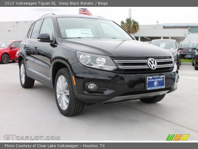 2013 Volkswagen Tiguan SE in Deep Black Metallic