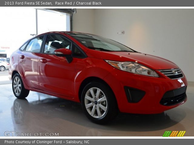 2013 Ford Fiesta SE Sedan in Race Red