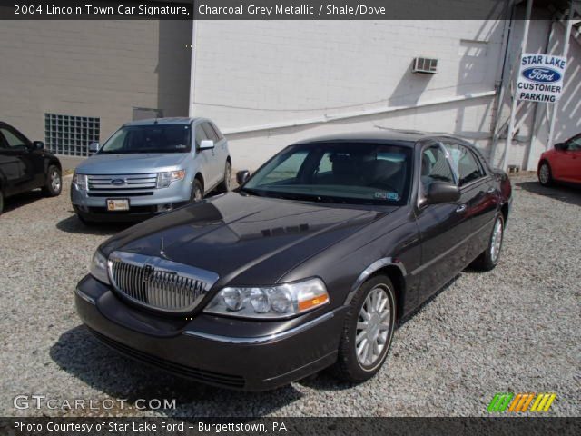 2004 Lincoln Town Car Signature in Charcoal Grey Metallic