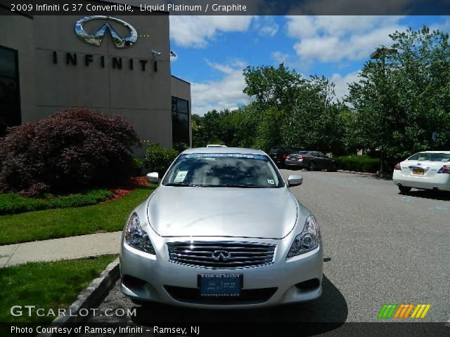 2009 Infiniti G 37 Convertible in Liquid Platinum