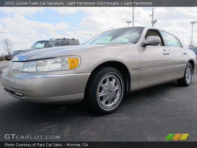 2001 Lincoln Town Car Signature in Light Parchment Gold Metallic