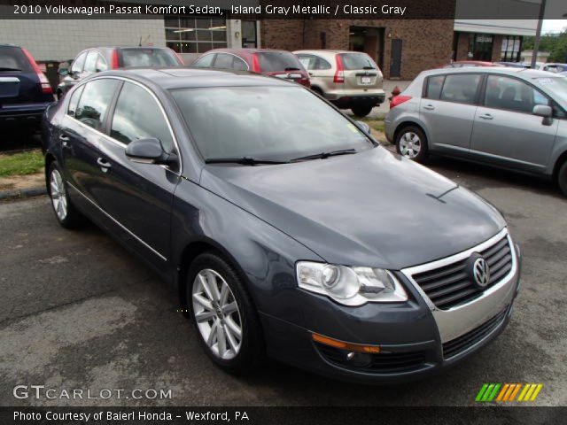 2010 Volkswagen Passat Komfort Sedan in Island Gray Metallic