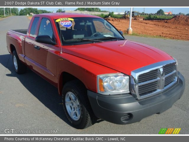 2007 Dodge Dakota ST Club Cab in Flame Red