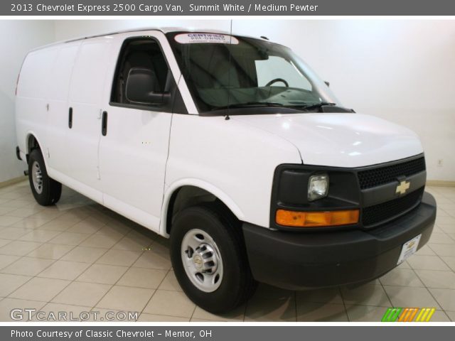 2013 Chevrolet Express 2500 Cargo Van in Summit White