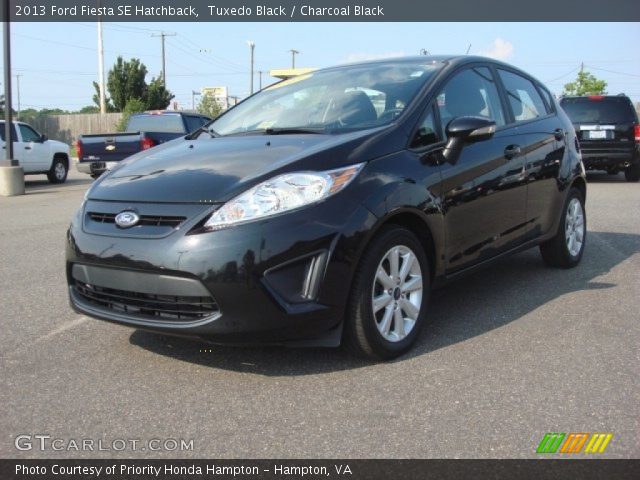2013 Ford Fiesta SE Hatchback in Tuxedo Black