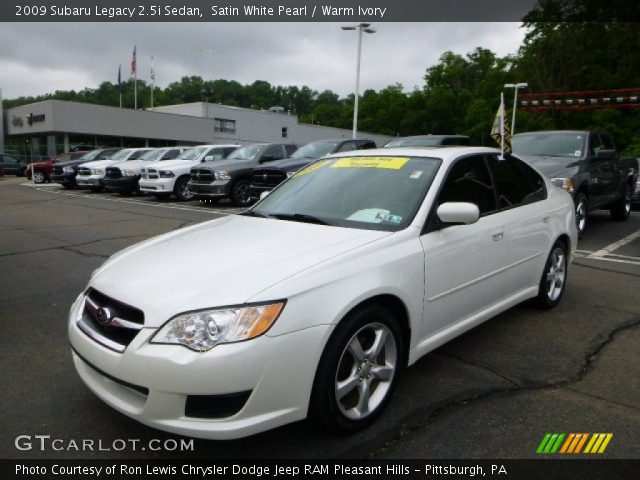 2009 Subaru Legacy 2.5i Sedan in Satin White Pearl