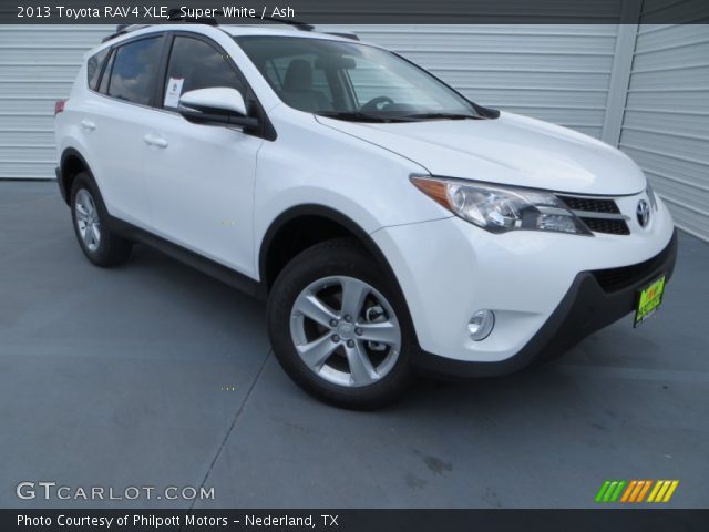 2013 Toyota RAV4 XLE in Super White