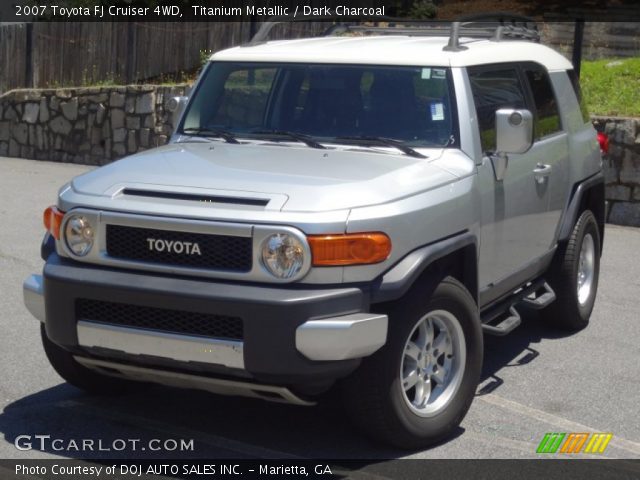 2007 Toyota FJ Cruiser 4WD in Titanium Metallic