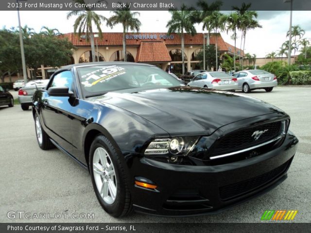 2013 Ford Mustang V6 Convertible in Black