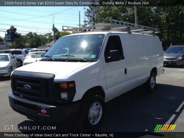 2009 Ford E Series Van E250 Super Duty XL Commercial in Oxford White