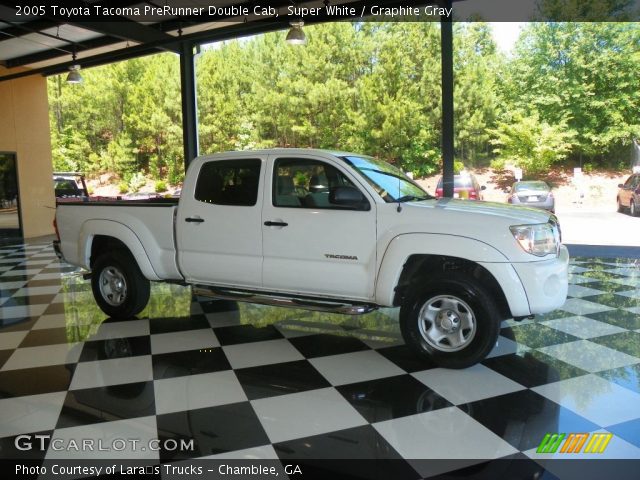 2005 Toyota Tacoma PreRunner Double Cab in Super White