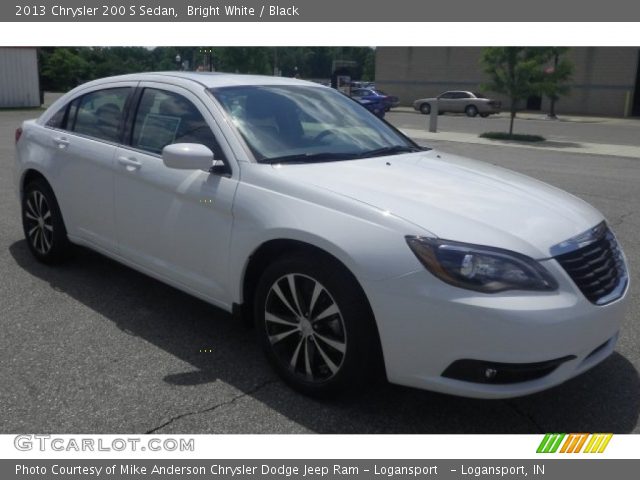 2013 Chrysler 200 S Sedan in Bright White