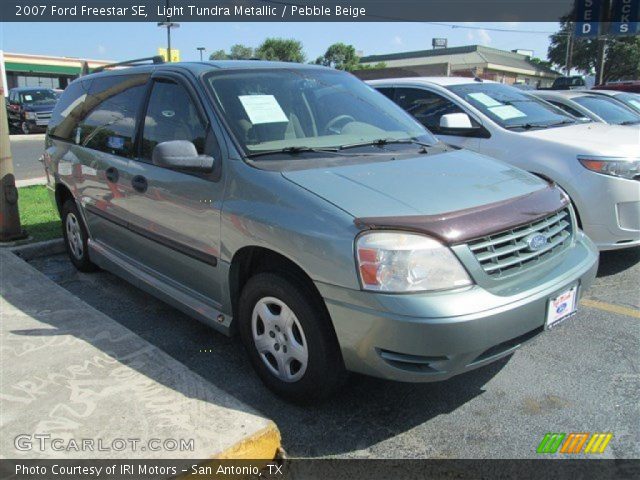 2007 Ford Freestar SE in Light Tundra Metallic