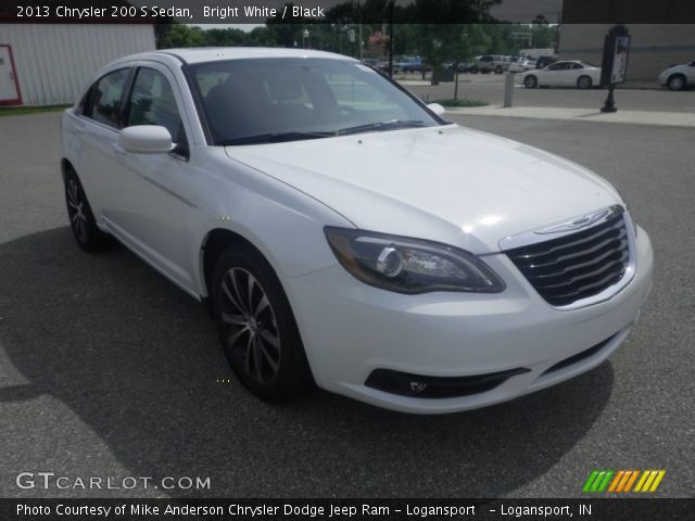 2013 Chrysler 200 S Sedan in Bright White