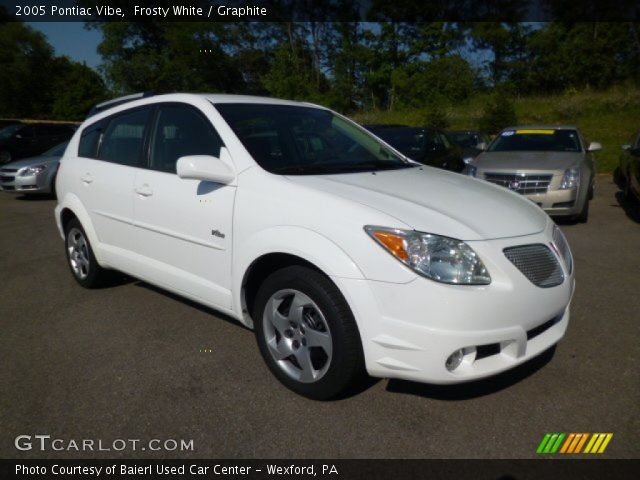 2005 Pontiac Vibe  in Frosty White