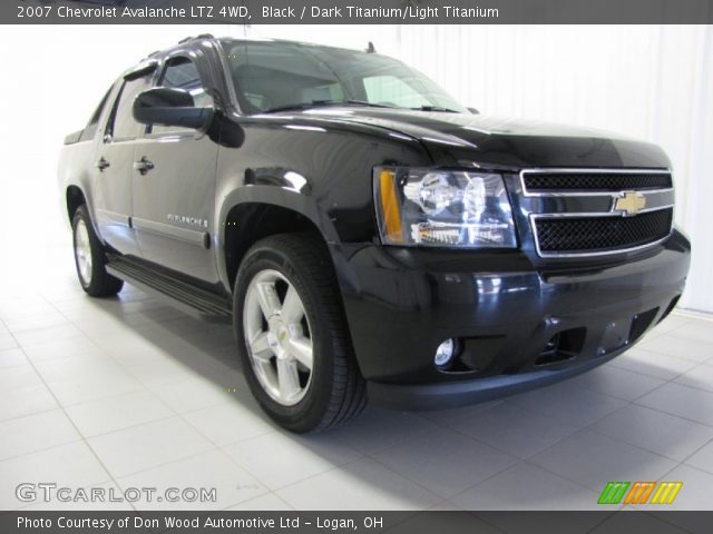 2007 Chevrolet Avalanche LTZ 4WD in Black