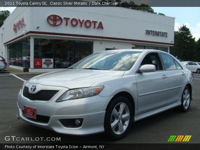 2011 Toyota Camry SE in Classic Silver Metallic