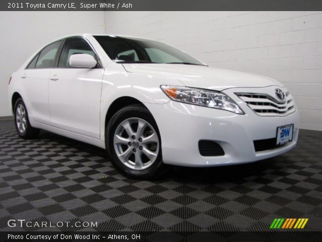 2011 Toyota Camry LE in Super White