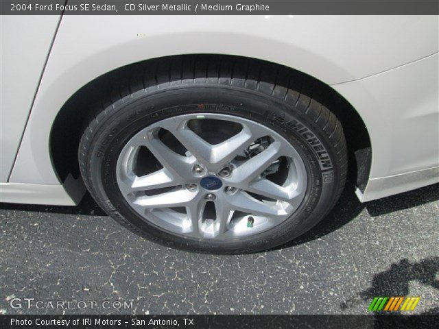 2004 Ford Focus SE Sedan in CD Silver Metallic