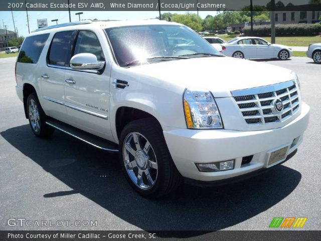 2007 Cadillac Escalade ESV AWD in White Diamond