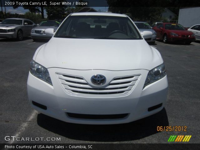2009 Toyota Camry LE in Super White