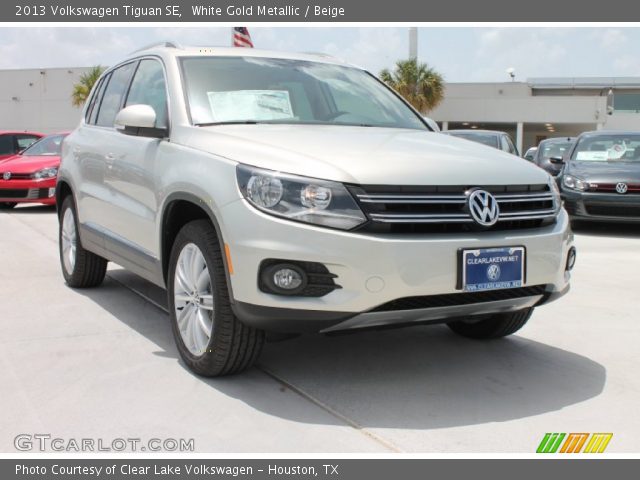 2013 Volkswagen Tiguan SE in White Gold Metallic