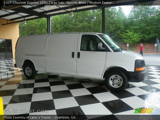 2007 Chevrolet Express 1500 Cargo Van in Summit White