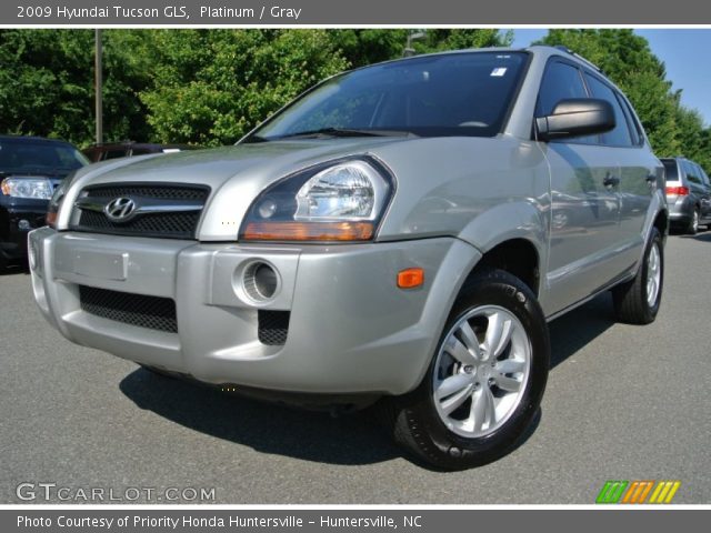 2009 Hyundai Tucson GLS in Platinum