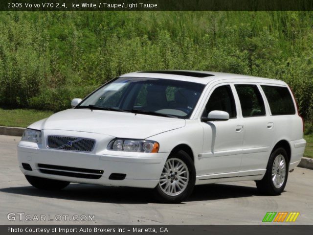 2005 Volvo V70 2.4 in Ice White