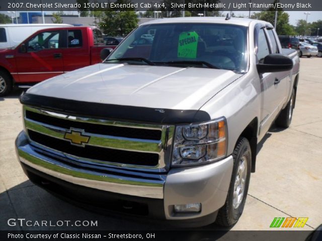 2007 Chevrolet Silverado 1500 LT Extended Cab 4x4 in Silver Birch Metallic