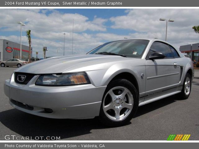 2004 Ford Mustang V6 Coupe in Silver Metallic