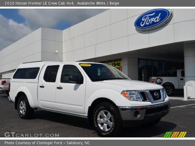 2010 Nissan Frontier LE Crew Cab 4x4 in Avalanche White