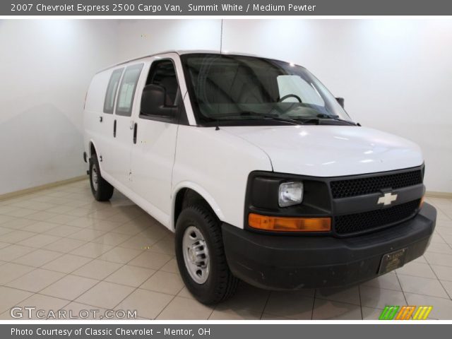 2007 Chevrolet Express 2500 Cargo Van in Summit White