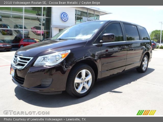 2010 Volkswagen Routan SE in Cocoa Bean Metallic
