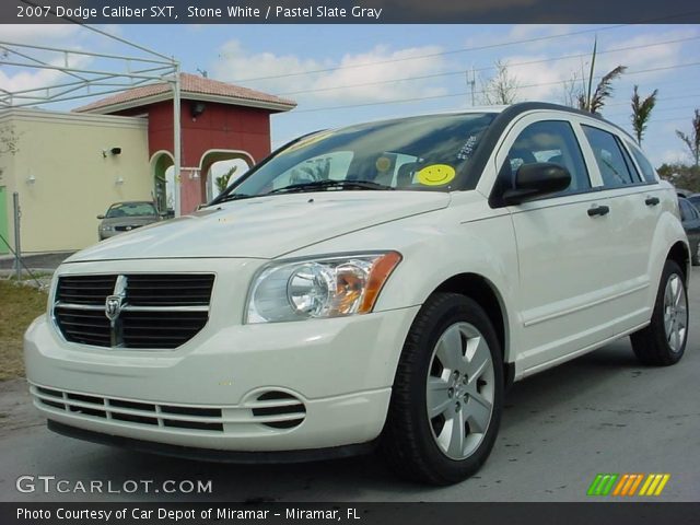2007 Dodge Caliber SXT in Stone White