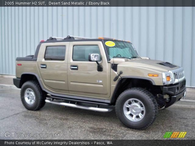 2005 Hummer H2 SUT in Desert Sand Metallic