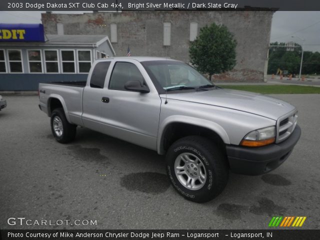 2003 Dodge Dakota SXT Club Cab 4x4 in Bright Silver Metallic