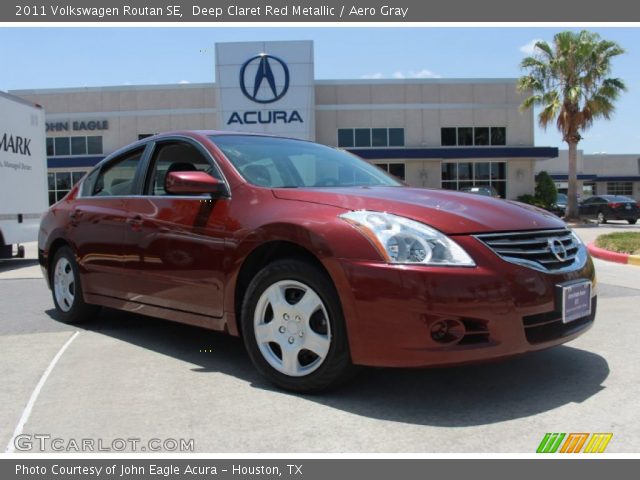 2011 Volkswagen Routan SE in Deep Claret Red Metallic