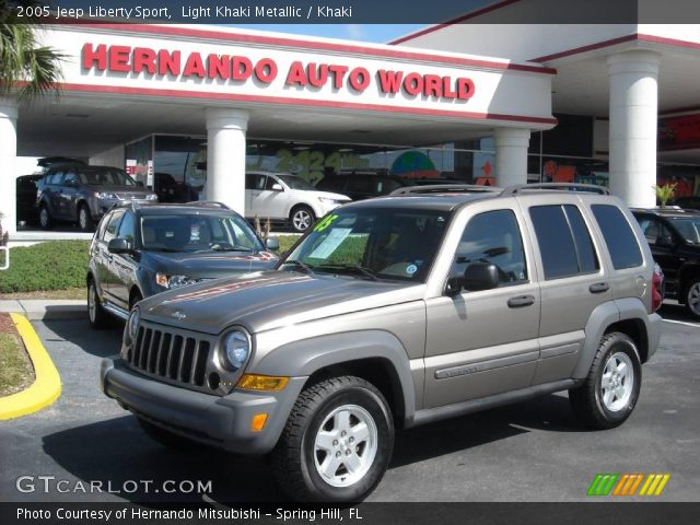 2005 Jeep Liberty Sport in Light Khaki Metallic