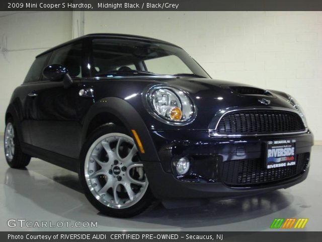 2009 Mini Cooper S Hardtop in Midnight Black